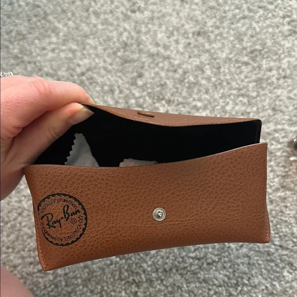 Ray-Ban Silver Aviator Sunglasses with Tan Case - Picture 2 of 6